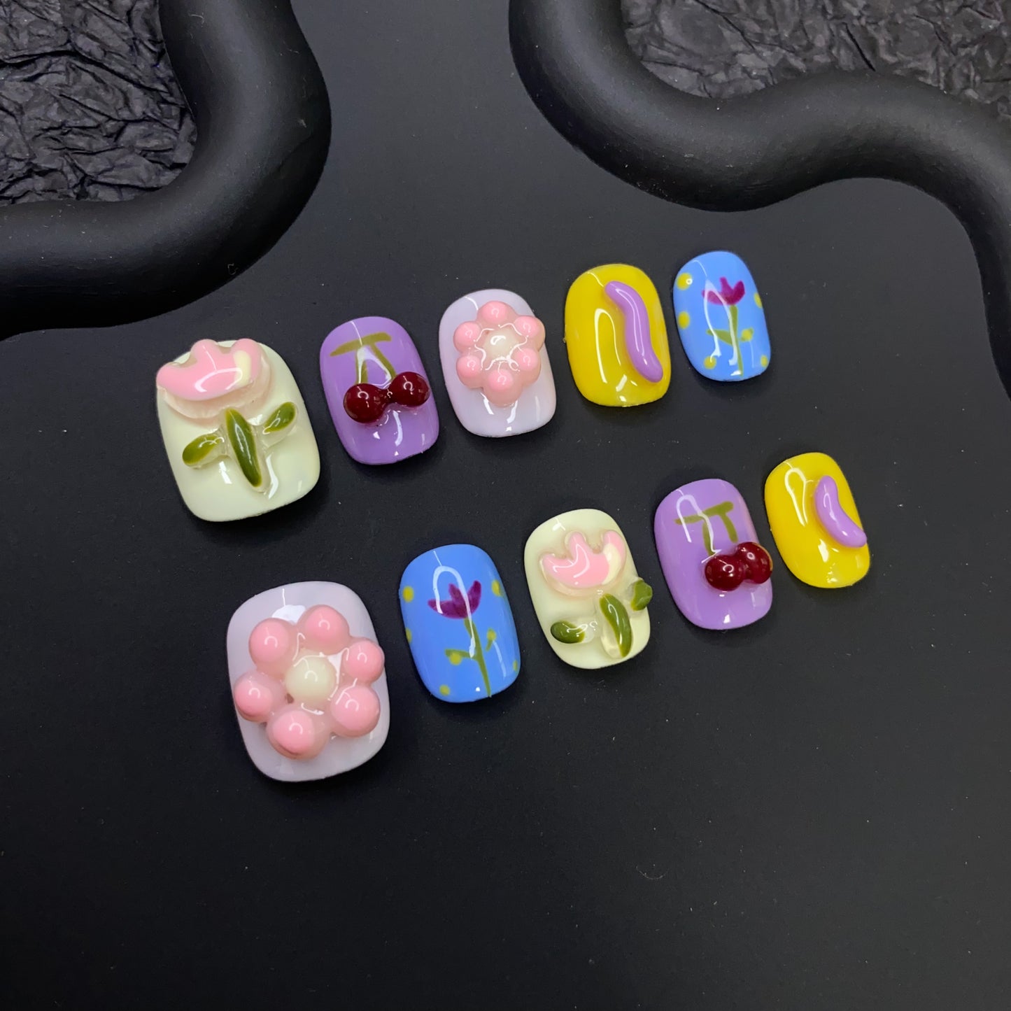 Cartoon Tulip Floral Press On Nails Short